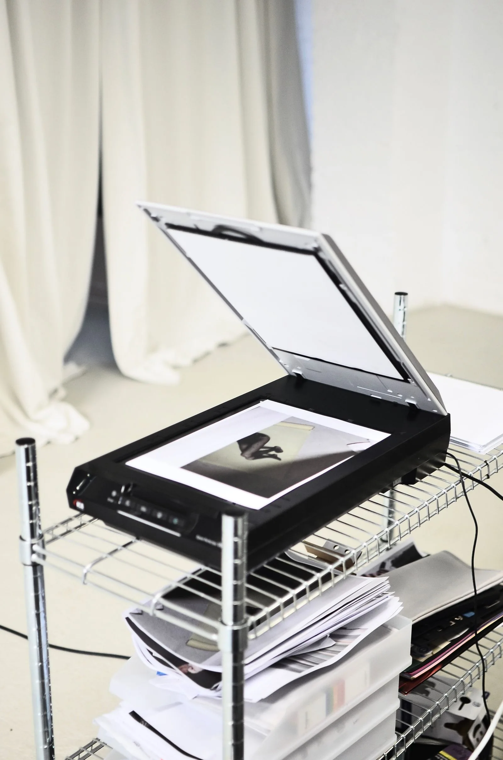 Flatbed document scanner